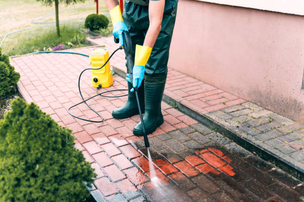 Best Commercial Building Pressure Washing  in Deerfield, WI