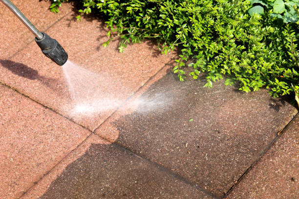 Best Commercial Building Pressure Washing  in Deerfield, WI